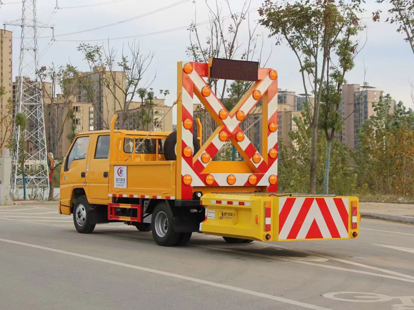 国六江铃双排防撞缓冲车